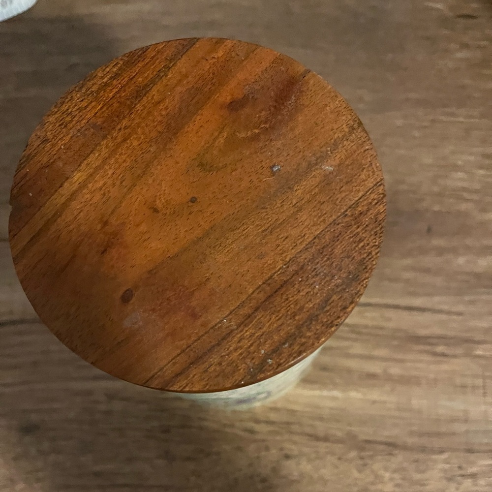 Floral Patterned container - Picture 2 of 5